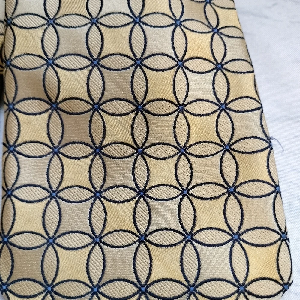XMI PLATINUM SILK NECKTIE TIE Interlocking Circles Blue Yellow Hand Made in USA